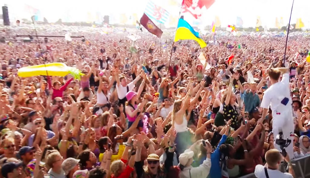 Glastonbury do B – performances de Jamie T, Courtney Barnett, Glass Animals, Black Midi Little Simz, Elbow, Khruangbin e outros. Bônus: o show todo do Turnstile