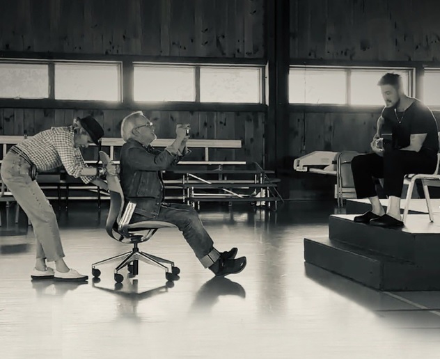 Total chique: primeiro vídeo da carreira solo de Marcus Mumford foi dirigido pelo novato… Steven Spielberg