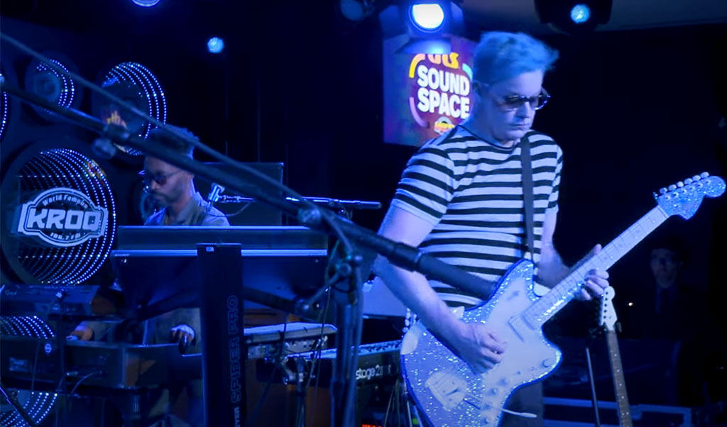 Jack White ao vivo de hoje, para a KROQ, de Los Angeles? Temos