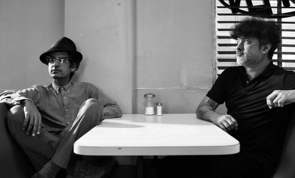 Outra atípica do Mars Volta. Porém, bem Mars Volta. Conheça “Graveyard Love”