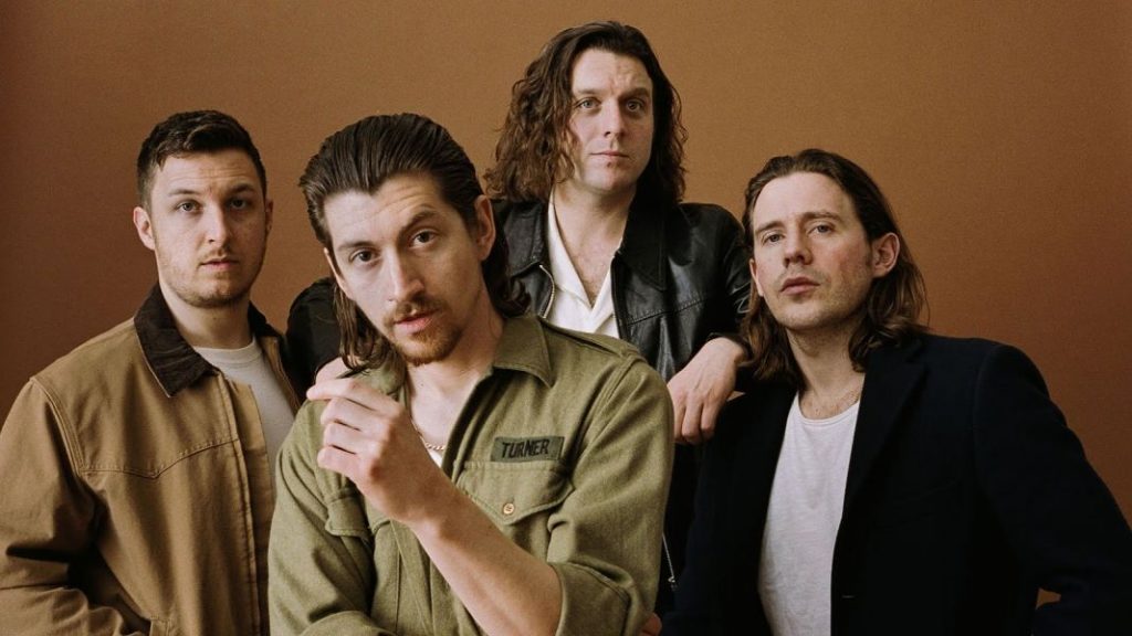 Com capa linda e 10 músicas inéditas, Arctic Monkeys anuncia o lançamento do disco “The Car”