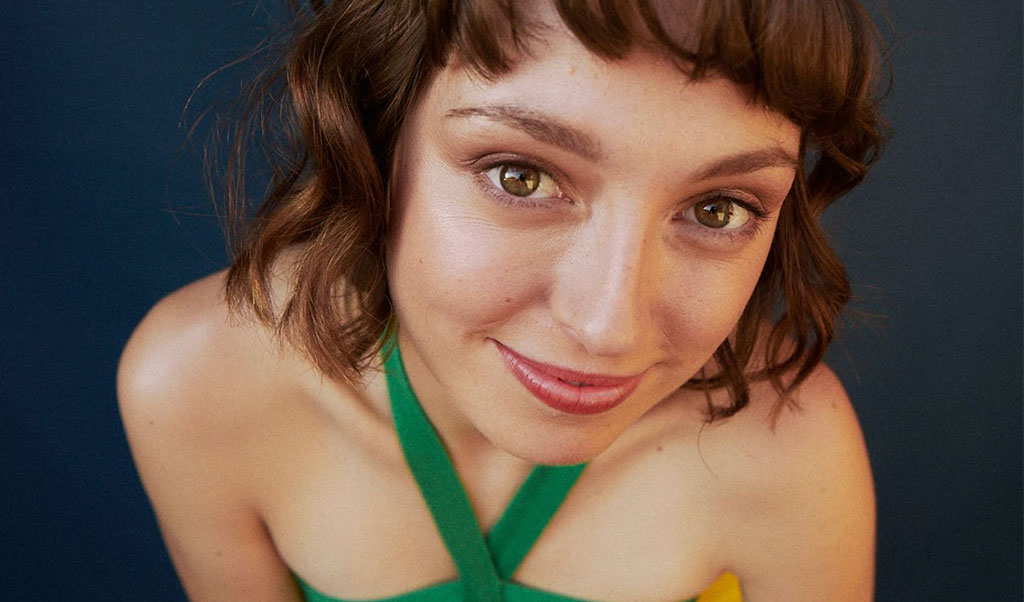 Como está seu dia? Consegue ouvir a música-delícia nova da Stella Donnelly?
