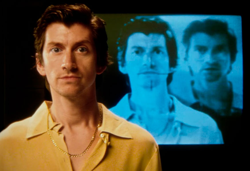 Arctic Monkeys capricha nos falsetes no novo single “Body Paint”
