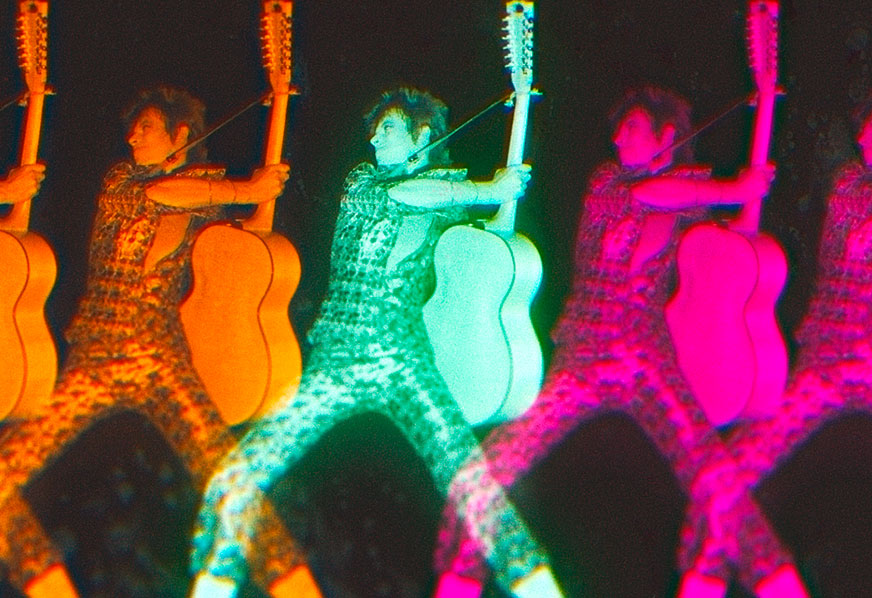 “Moonage Daydream”, filme sobre David Bowie, estreia nos cinemas brasileiros dia 15