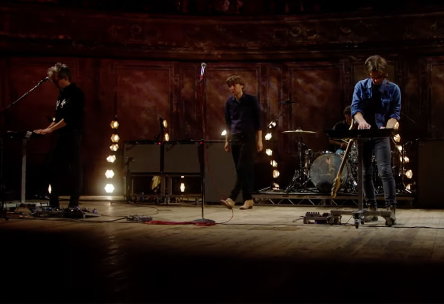 Phoenix sacode o Jools Holland, que botou ainda a Raye e o Dermot Kennedy para tocar