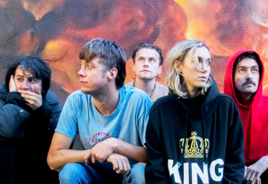 Banda inglesa Sorry lança o último single antes do aguardaaaado disco novo, que sai sexta. Conheça “Closer”