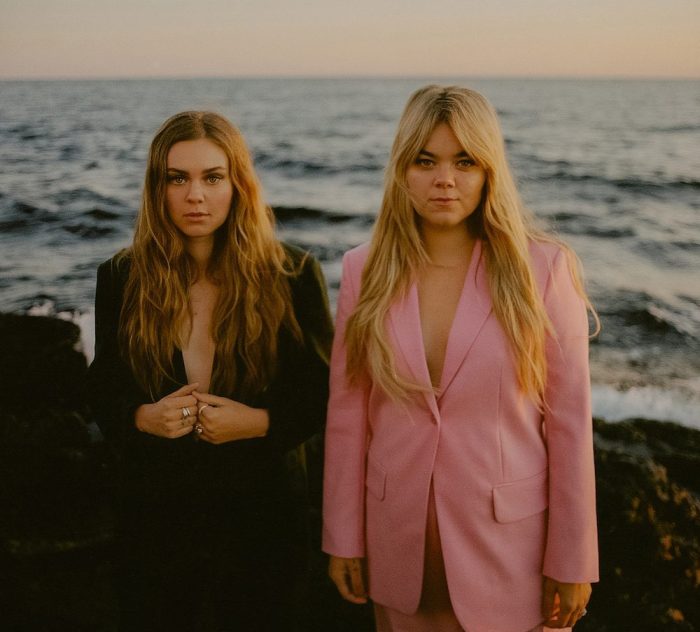 First Aid Kit volta mais pop e se inspira no rock dos anos 80 no novo disco “Palomino”