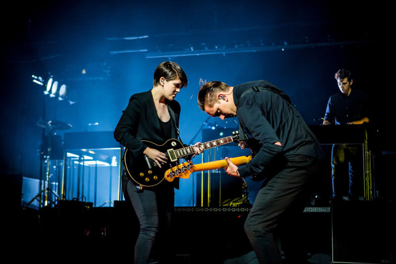 The xx solta versão turbinada de aniversário de 10 anos do discaço “Coexist”. Tem até “Chained” ao vivo