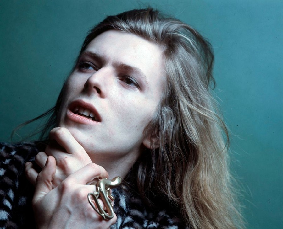 Que tal ouvir quatro horas do grande David Bowie? Confira o novo projeto “A Divine Symmetry”, que passa a limpo o seminal álbum “Hunky Dory”