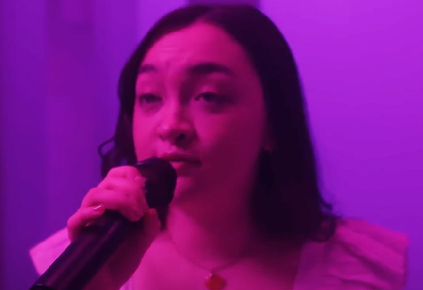 mxmtoon leva sua “Mona Lisa” à TV americana