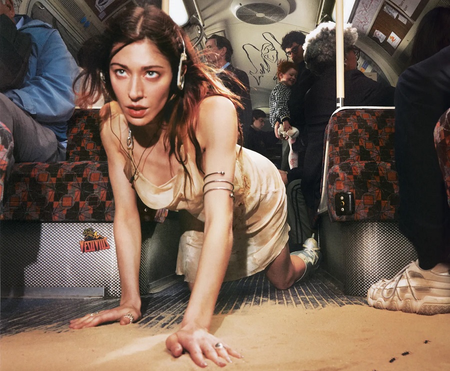 Popnotas – Wolf Alice avisa que o Natal está chegando. O incrível line-up parcial do Mad Cool, na Espanha. E os novos single e disco da Caroline Polachek