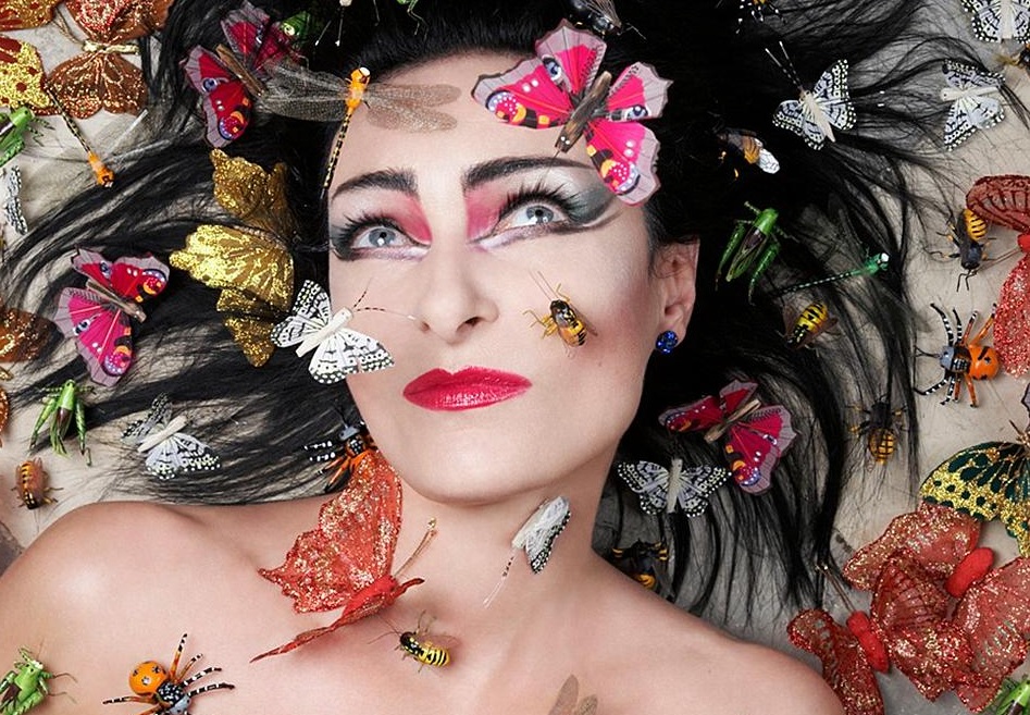 Popnotas – Siouxsie Sioux volta aos palcos após uma década. A quase reunião do R.E.M. dia desses. A nova do The Weeknd para a sequência de “Avatar”