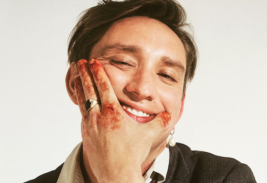 O disco do Oliver Sim já é muito bom. Daí o cara vai e encomenda um dos remixes ao Soulwax…