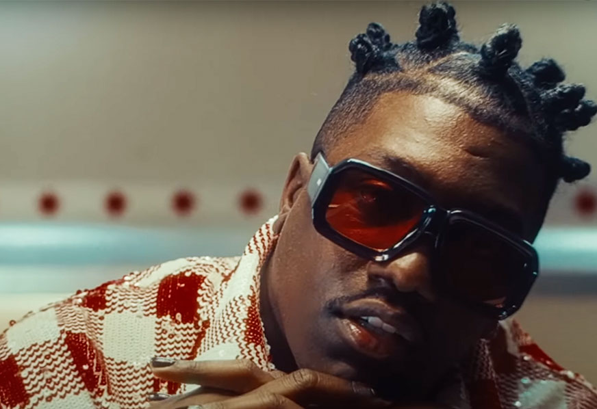 Lil Yachty continua sua revolução, com o vídeo de “sAy sOMETHINg”