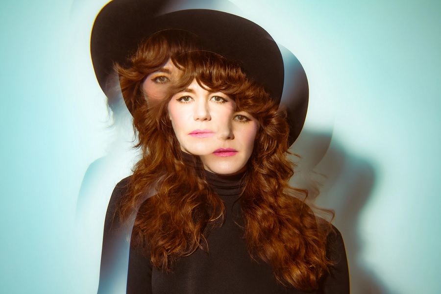 Com curadoria de luxo feita pelo Beck, Jenny Lewis solta nova música e anuncia primeiro álbum desde 2019