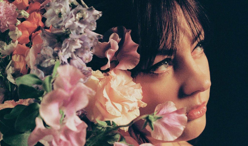 Popnotas – A nova da Angel Olsen, sobre dor e amor (nessa ordem). A nova do Sleaford Mods (com o Perry Farrell ainda). A nova do “inglês” Tetine (!!!). A nova do Chance the Rapper ao vivão no Jimmy Fallon