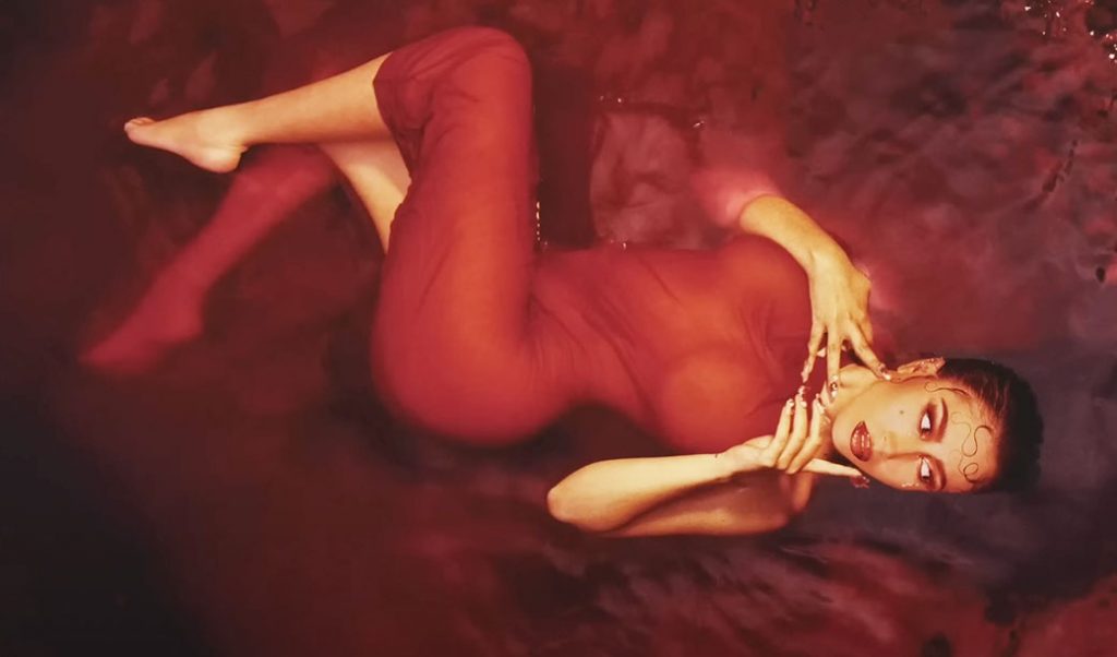 Popnotas – O discão novo da Kali Uchis. Dry Cleaning libera os remixes. Alex G e o piano em “Immunity”. O help pra SIM SP