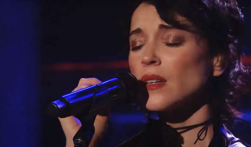 St Vincent, The Roots e a cover de uma das melhores músicas indies  da história