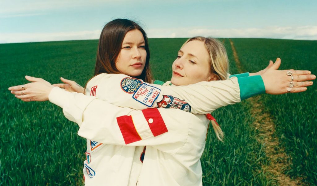 Banda inglesa Wet Leg é anunciada no festival The Town, de São Paulo