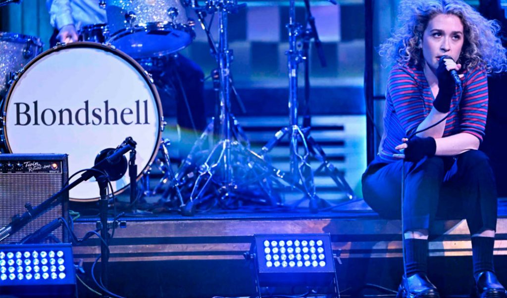 Blondshell estreia na TV com seu single novo. Sexta agora ela estreia em um dos discos (do ano?)
