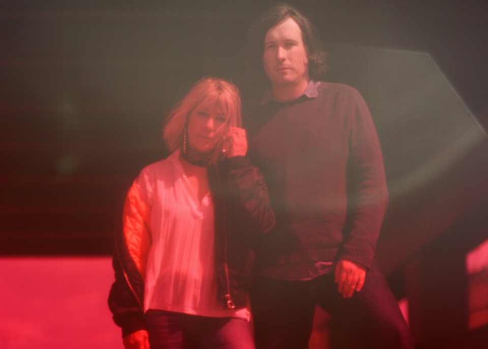Kim Gordon chega aos 70 pregando surpresinha nos fãs: ouça “Come On”, o novo e inesperado EP do projeto Body/Head