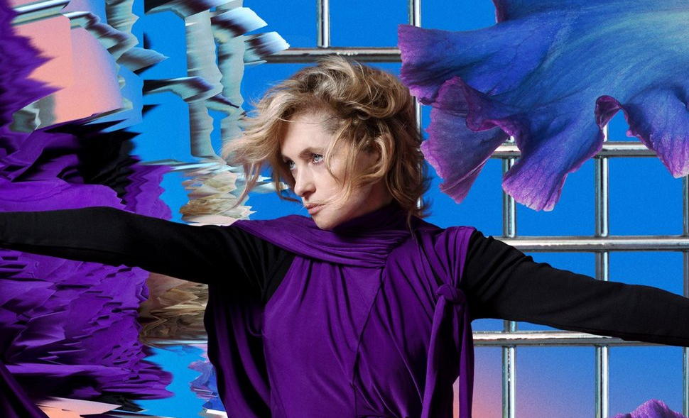 Alison deixa o Goldfrapp de lado para cair na pista de dança ao som de “The Love Invention”, seu primeiro disco solo