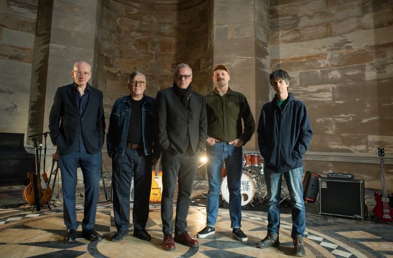 Com novo álbum no radar, Teenage Fanclub apresenta a inédita e acidental “Tired of Being Alone”