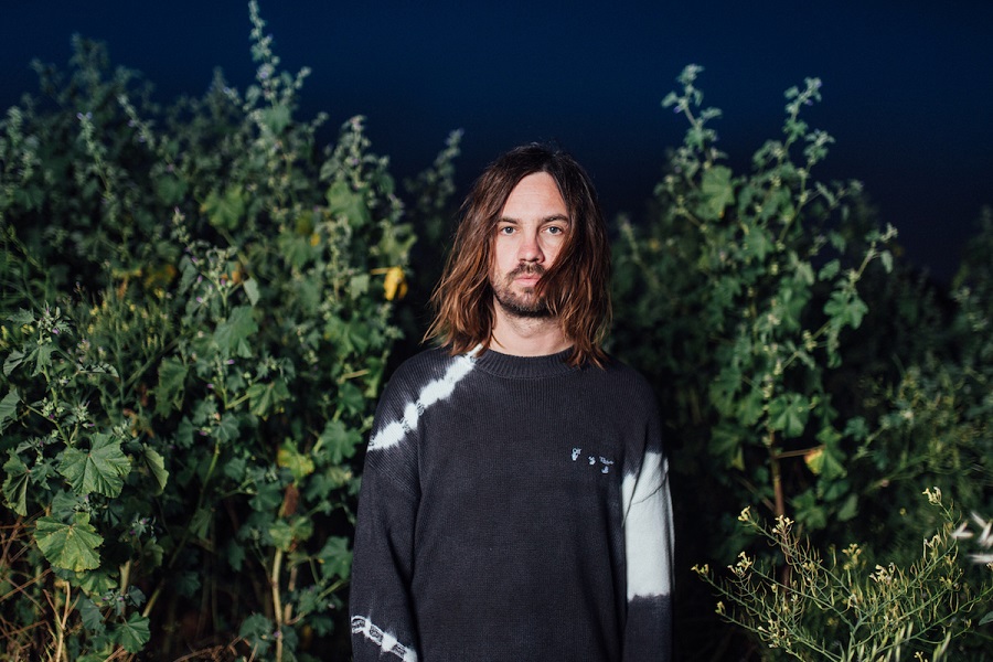 Estamos todos velhos… Com duas gravações inéditas, Tame Impala lança edição especial pela primeira década de “Lonerism”