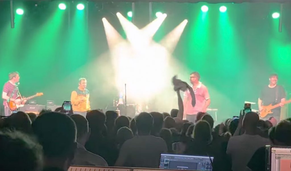 Mais Blur: a confirmação do show na Argentina. Agora é real. E a banda tocando o hino “Parklife” ontem na Inglaterra