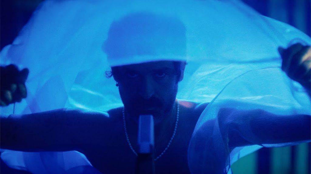 Devendra Banhart solta música inédita e anuncia primeiro álbum em quatro anos