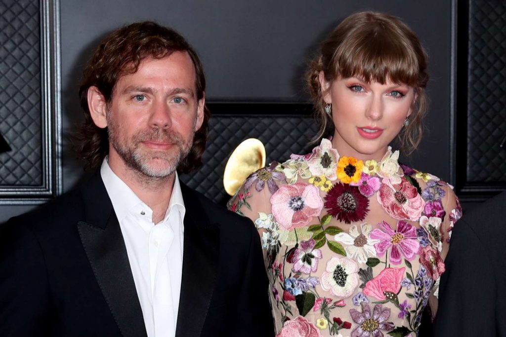 Taylor Swift, The National, Foo Fighters, Paramore, Black Keys, Beck… Colaborações pelos palcos do mundo no fim de semana