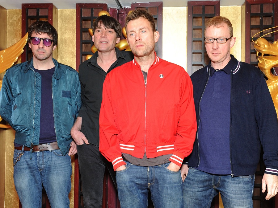 Tem anúncio do Blur, mas não é o retorno ao Brasil. Banda inglesa solta “St. Charles Square”, do novo disco que sairá mês que vem