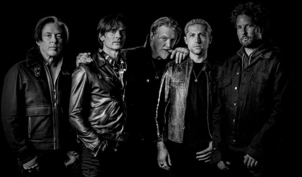 A POPLOAD OUVIU: Queens of the Stone Age usa de tragédias pessoais para fazer um de seus melhores discos