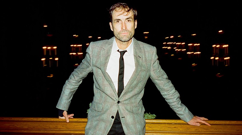 Com muitas improvisações sonoras, Andrew Bird vai lançar disco inesperado na próxima sexta. Ouça a nova “Mo Teef”