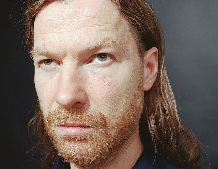 “Blackbox Life Recorder 21f / in a room7 F760”: EP com o nome mais legal do ano foi lançado hoje. E é do Aphex Twin, claro