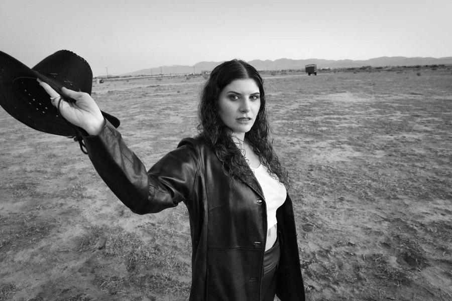 Querendo se conhecer fora do Best Coast, Bethany Cosentino se joga em carreira solo e solta disco de estreia