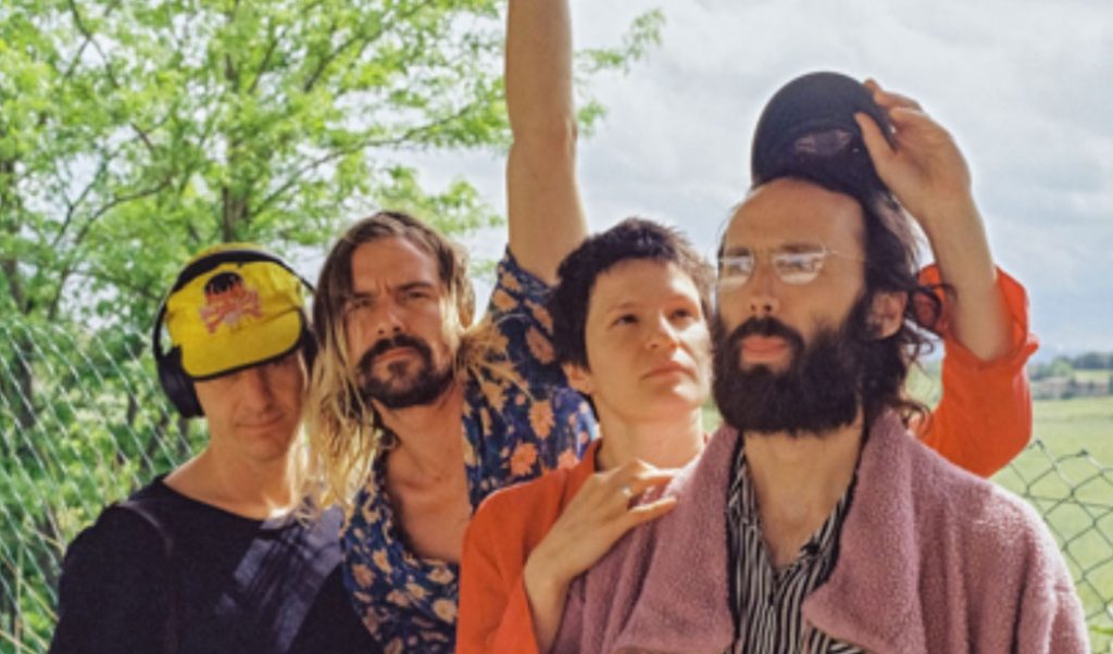 Big Thief lança a nova não-tão-nova “Vampire Empire”. Música do ano?