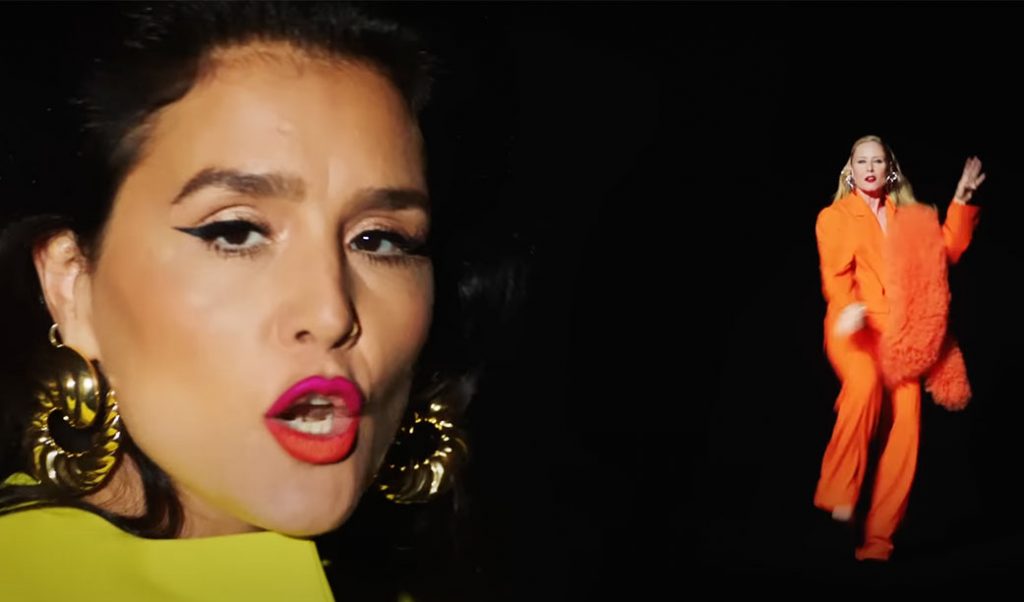 Popnotas – O show todo dos Strokes no Japão. A tontura do novo vídeo do Aphex Twin. Jessie Ware e Róisín Murphy divando juntas em vídeo. E Foo Fighters + Alanis Morissette = Sinéad O’Connor