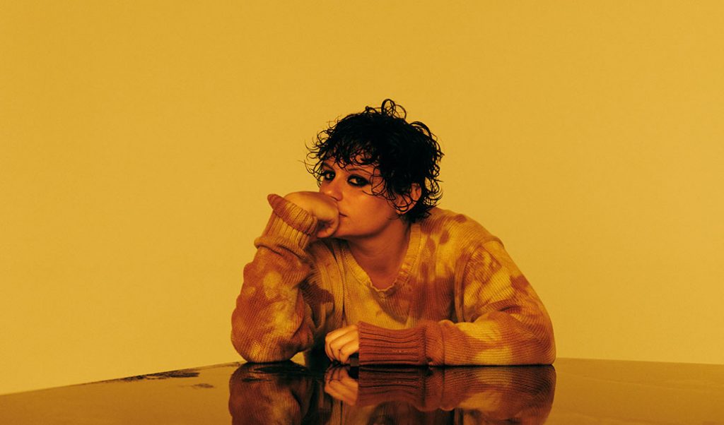CENA – Fazendo “surprise”, Ana Frango Elétrico solta o novo single do “fish”, que estará no álbum do gato