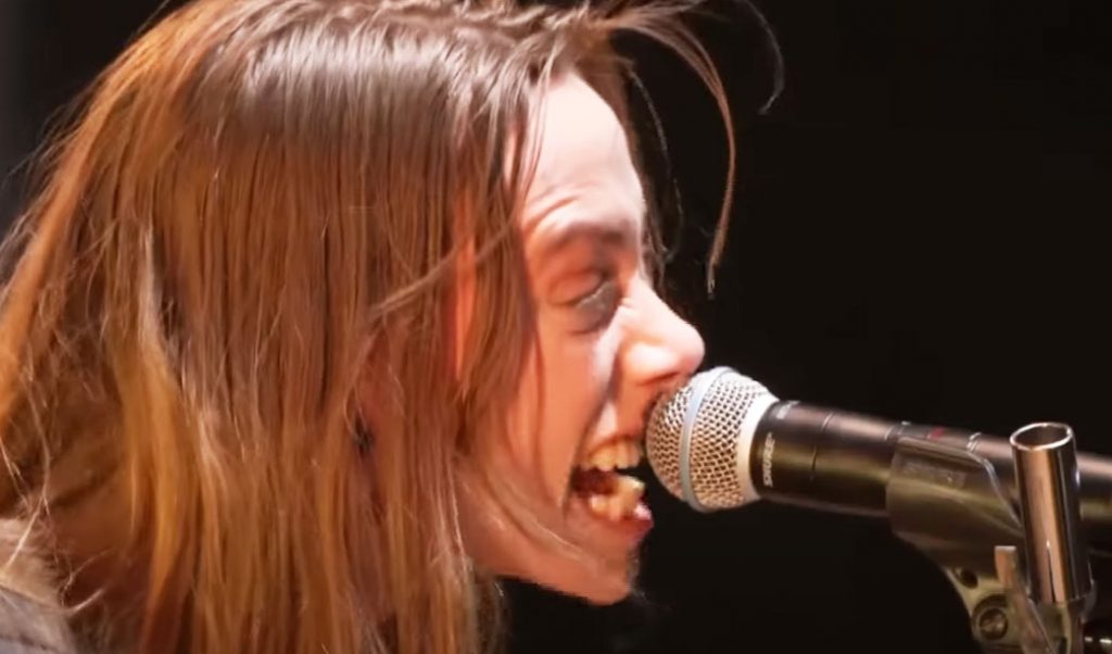 Boygenius ao vivo na TV americana. E a maior fila de merchandising do mundo
