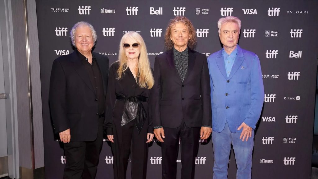 POPNOTAS – A (não) reunião dos Talking Heads após duas décadas. Cat Power canta Bob Dylan. Shows do “dengoso” Morrissey no Brasil caem. Fuén…
