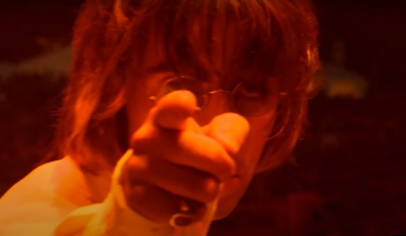 POPNOTAS – Oasis comemora aniversário de seu disco lado-B cheio de hits. O Blink-182 solta duas músicas novas. A nova música linda-de-morrer da Faye Webster. E o Jonny Pierce se desnuda mais um pouco com a inédita “The Flowers”, do Drums