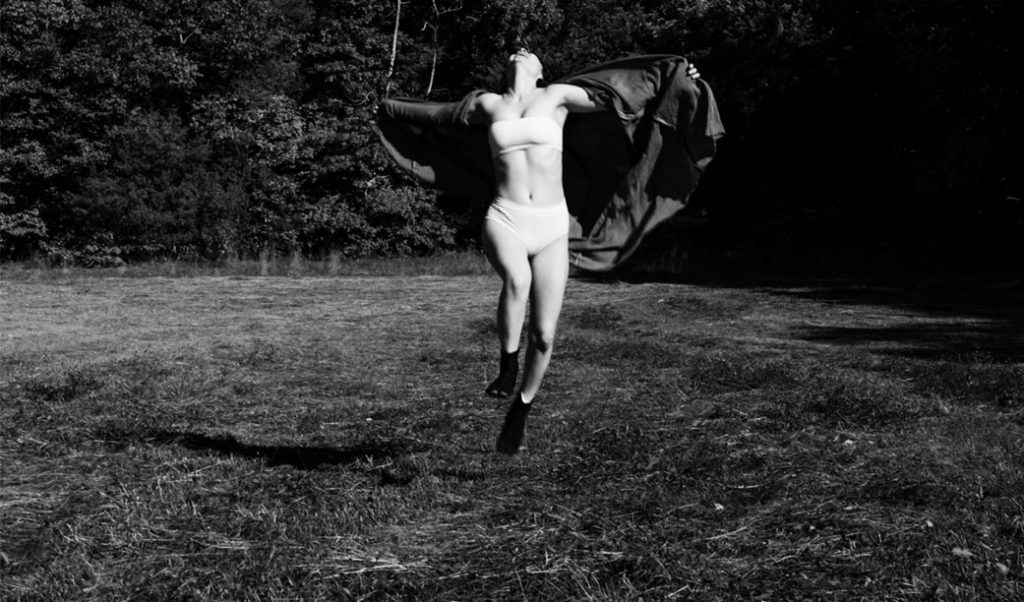A POPLOAD OUVIU (no México) – “The Land Is Inhospitable and So Are We”, novo álbum da Mitski