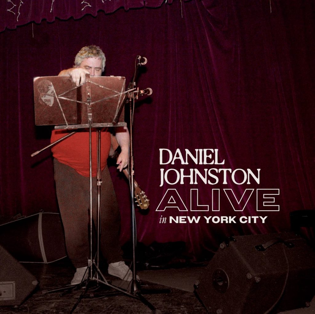 O gênio Daniel Johnston ainda vive! Show histórico em Nova York, realizado em 2000, será lançado no início do ano que vem