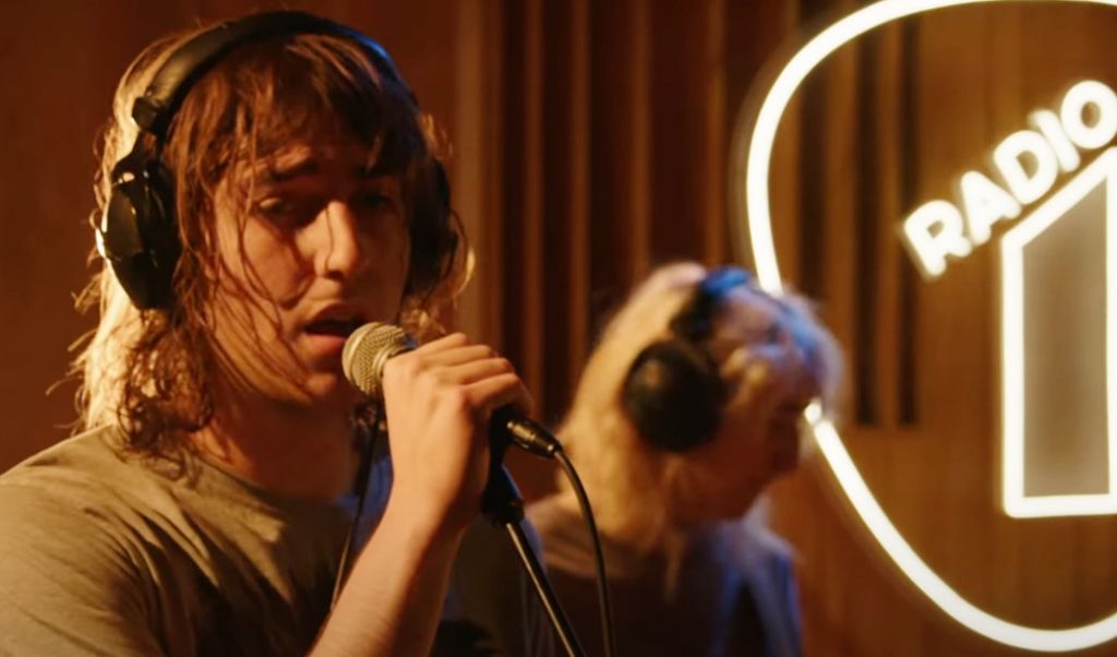 Melhor banda indie atual? Nova-iorquinos do Geese levam “Jesse” para passear em estúdio da Bélgica