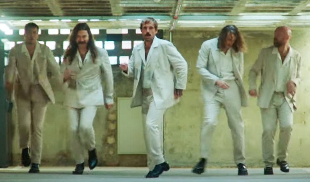Idles anuncia próximo álbum, lança single novo “para dançar” e convida a Popload para ver seu show secreto em Londres. Vamos por partes