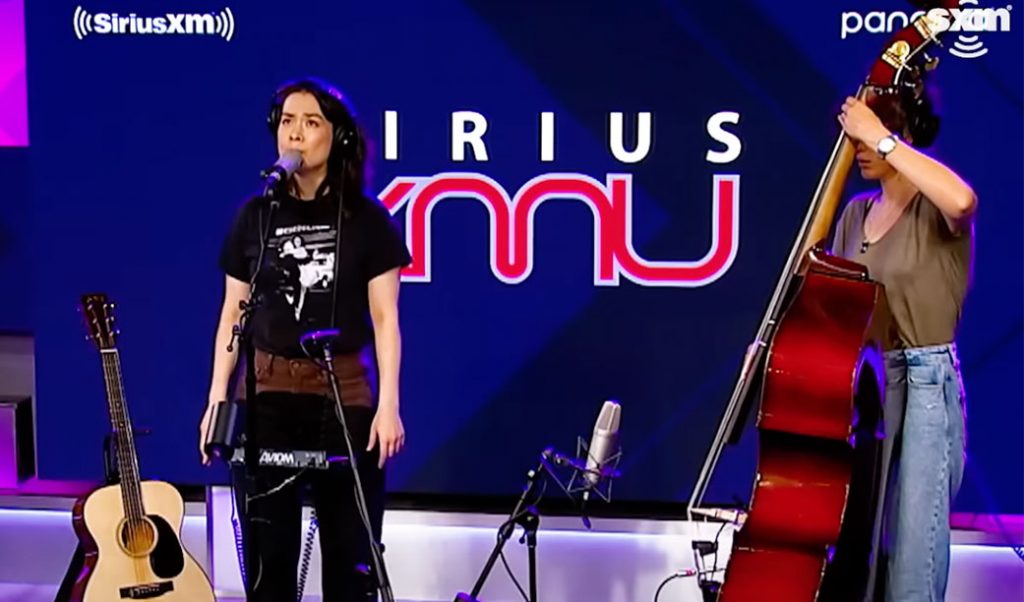 Popnotas – Mitski destruindo (a gente) em session. Quando a Miley encontrou a Lana. O recado direto do Roger Waters