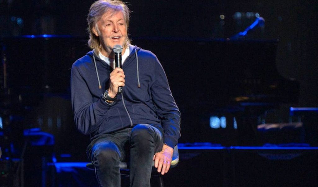 Paul McCartney, 81,  na Austrália: a jam de guitarra sozinho, tocando Beatles no baixo, dois shows no mesmo dia, sendo sabatinado por crianças e desenterrando “She’s a Woman”