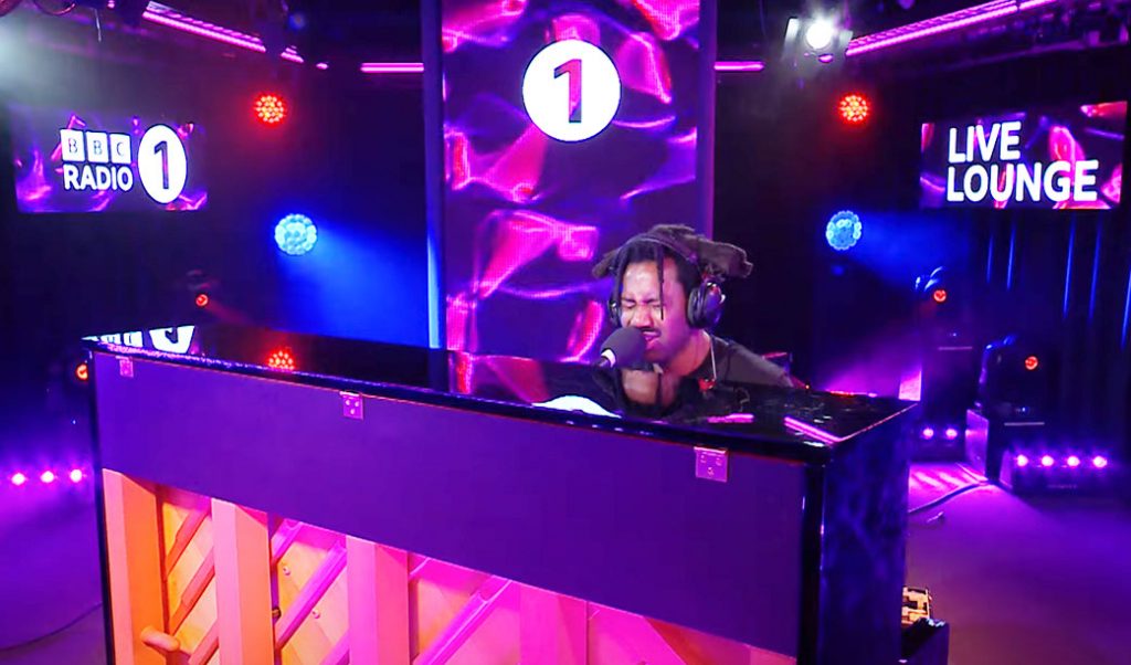 Popnotas – Atenção: Sampha em session tocando Steve Lacy. Royal Blood no Brasil em abril. A hora do Machine Head chegou