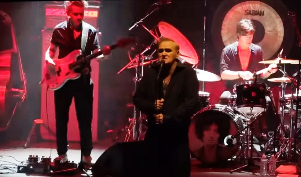 2024 dos mil shows passa por Morrissey em fevereiro. Até agora, tudo bem com isso, né?